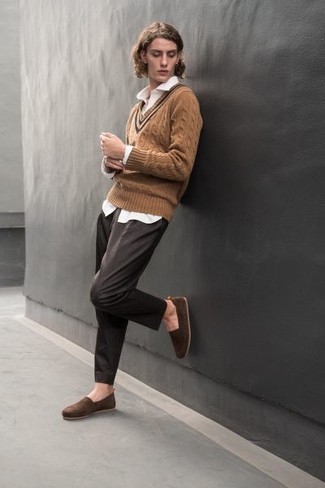 Beige V-neck Sweater Outfits For Men: A beige v-neck sweater and dark brown chinos make for the ultimate casual look for any guy. A pair of dark brown canvas espadrilles integrates seamlessly within many combos.
