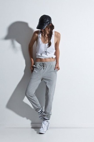 Grey Sweatpants with White Tank Outfits For Women (3 ideas