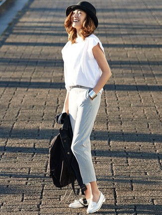 Light Blue Tapered Pants Outfits For Women: 