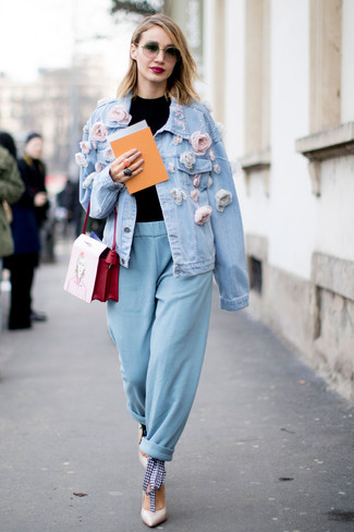 Light Blue Denim Jacket Outfits For Women: 