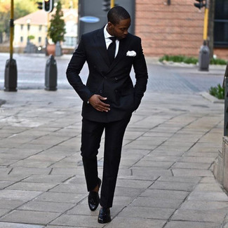 Black Suit Outfits: 