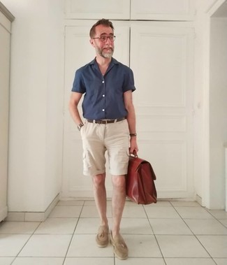 Beige Shorts Outfits For Men After 50: 