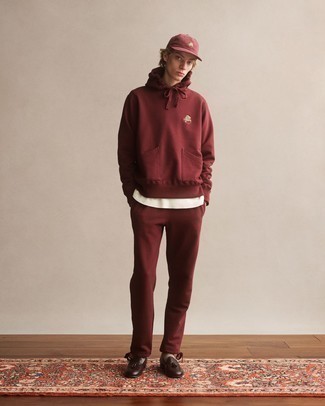 Burgundy Suit Outfits: 