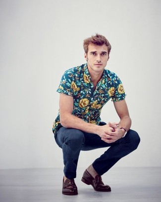 Olive Floral Short Sleeve Shirt Outfits For Men: Pair an olive floral short sleeve shirt with navy chinos for a casual and trendy ensemble. Dark brown leather loafers are the most effective way to give a dash of polish to your ensemble.