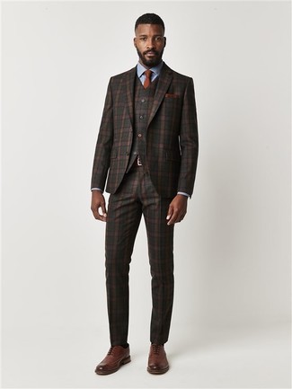 Tobacco Tie Outfits For Men: This classy pairing of a dark brown plaid three piece suit and a tobacco tie is a common choice among the dapper men. Want to go easy in the shoe department? Add a pair of brown leather brogues to your ensemble for the day.