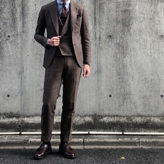 Black Pocket Square Outfits: Why not consider teaming a brown three piece suit with a black pocket square? As well as super functional, both items look cool when worn together. For a classier take, complement this outfit with dark brown leather double monks.