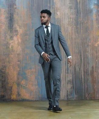 Navy Three Piece Suit Outfits: Pair a navy three piece suit with a white dress shirt - this look is guaranteed to make a statement. A trendy pair of black leather loafers is an easy way to punch up your getup.