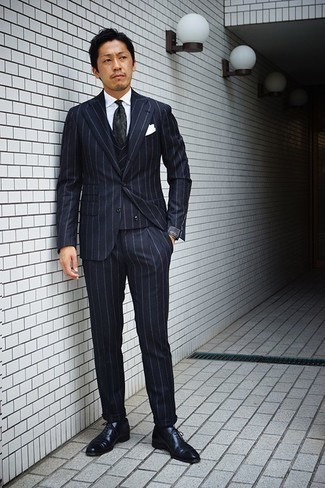Dark Green Tie Outfits For Men: Pairing a navy vertical striped three piece suit and a dark green tie is a guaranteed way to breathe polish into your wardrobe. Bring a dose of stylish effortlessness to by wearing a pair of navy leather oxford shoes.