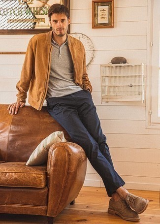 Brown Suede Brogues Outfits: For a laid-back menswear style with a fashionable spin, pair a tobacco suede bomber jacket with navy chinos. When it comes to shoes, go for something on the smarter end of the spectrum and finish this outfit with brown suede brogues.