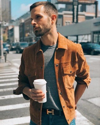Dark Brown Suede Shirt Jacket Outfits For Men: One of the most popular ways for a man to style a dark brown suede shirt jacket is to pair it with blue jeans in a relaxed casual getup.