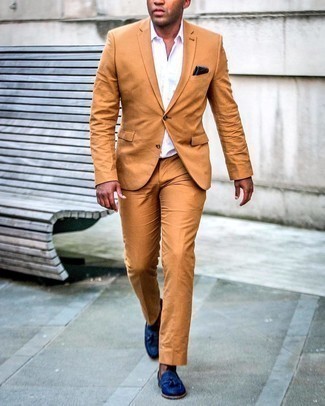 Tobacco Suit Outfits: Putting together a tobacco suit and a white short sleeve shirt will cement your outfit coordination prowess. Add a pair of navy leather tassel loafers to the mix for a dose of class.