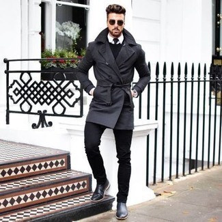 Trenchcoat Outfits For Men: A trenchcoat and black skinny jeans combined together are a perfect match. Make a bit more effort with footwear and complete this ensemble with a pair of black leather chelsea boots.