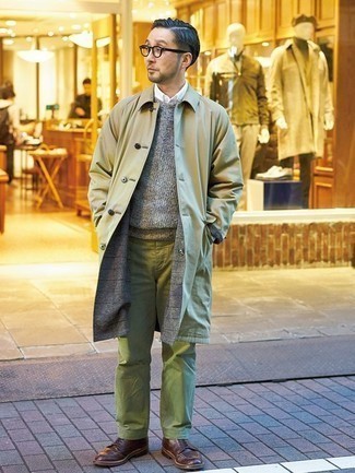 Olive Trenchcoat Outfits For Men: This combo of an olive trenchcoat and olive chinos looks stylish, but it's very easy to recreate. Add dark brown leather derby shoes to the equation for an added dose of class.