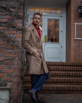 Dark Brown Trenchcoat Outfits For Men: Try pairing a dark brown trenchcoat with navy dress pants to have all eyes on you. The whole outfit comes together brilliantly when you complement this ensemble with a pair of dark brown leather oxford shoes.