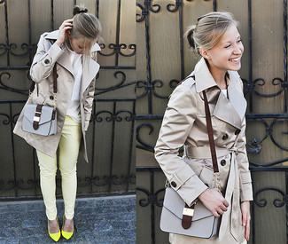 Women's Grey Trenchcoat, White Long Sleeve T-shirt, Yellow Skinny Pants, Yellow Leather Pumps