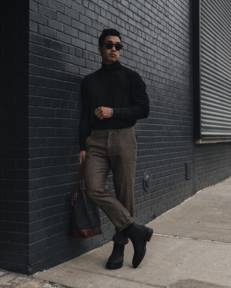 Dark Brown Wool Chinos Outfits: Pair a black turtleneck with dark brown wool chinos for relaxed dressing with a contemporary spin. Black leather chelsea boots are an effective way to add a confident kick to the look.