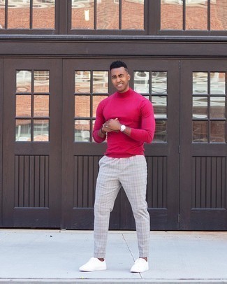 Charcoal Beaded Bracelet Outfits For Men: We give a big thumbs up to this casual street style pairing of a hot pink turtleneck and a charcoal beaded bracelet! To give your overall getup a more polished vibe, why not introduce a pair of white canvas low top sneakers to this outfit?