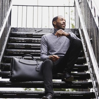 Black and White Leather Tote Bag Outfits For Men: This combo of a grey turtleneck and a black and white leather tote bag is proof that a safe off-duty outfit doesn't have to be boring. Shake up this look by rocking a pair of black leather oxford shoes.
