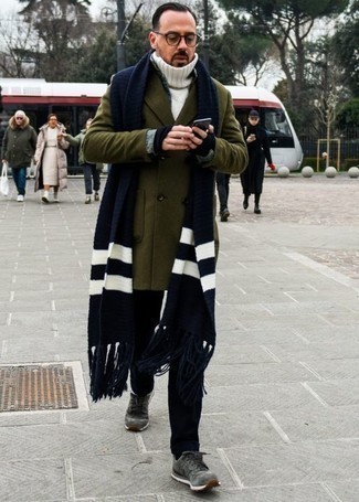 Navy Knit Scarf Outfits For Men: 