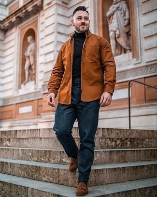 Brown Long Sleeve Shirt Outfits For Men: Pairing a brown long sleeve shirt with navy dress pants is an on-point choice for a dapper and polished outfit. Now all you need is a pair of brown suede tassel loafers to complement your look.