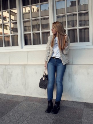 Women's Beige Tweed Jacket, White and Black Print Crew-neck T-shirt, Blue Skinny Jeans, Black Leather Ankle Boots