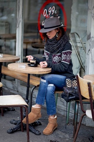 Charcoal Knit Scarf Outfits For Women: 