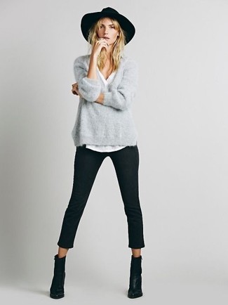 Women's Grey V-neck Sweater, White V-neck T-shirt, Black Skinny Pants, Black Suede Ankle Boots