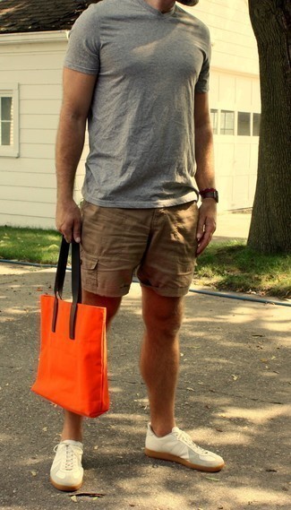 Men's Grey V-neck T-shirt, Tan Shorts, White Leather Low Top Sneakers, Orange Canvas Tote Bag