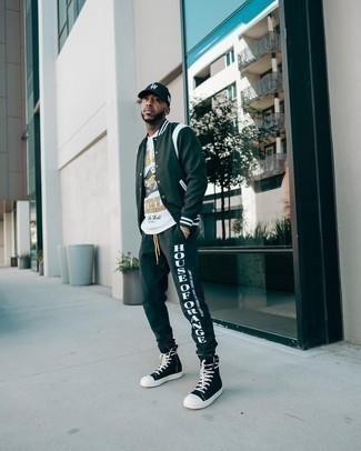 Dark Green Sweatpants Outfits For Men: A dark green varsity jacket and dark green sweatpants will add serious cool to your off-duty styling lineup. Now all you need is a cool pair of black and white canvas high top sneakers to finish off your ensemble.