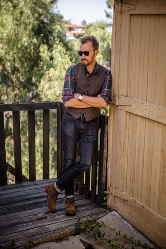 Dark Brown Suede Casual Boots Outfits For Men: A brown waistcoat looks especially classy when matched with navy jeans for a look worthy of a perfect dandy. Go off the beaten path and spice up your outfit by slipping into dark brown suede casual boots.
