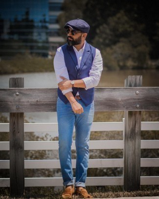 Brown Leather Belt Warm Weather Outfits For Men: Wear a navy waistcoat with a brown leather belt to feel infinitely confident and look trendy. Complete this ensemble with a pair of brown suede loafers for an extra dose of refinement.
