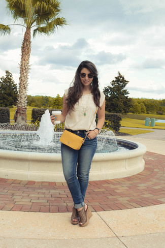 Mustard Leather Crossbody Bag Outfits: 