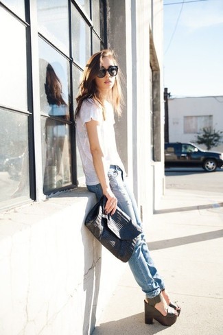 Light Blue Ripped Skinny Jeans Outfits: 