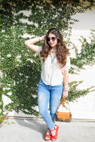 Beige Leather Crossbody Bag Outfits: 