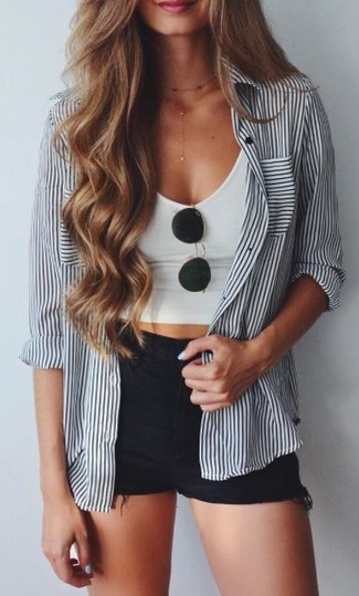 White and Red Vertical Striped Dress Shirt Outfits For Women: For an outfit that's very straightforward but can be manipulated in many different ways, go for a white and red vertical striped dress shirt and black denim shorts.