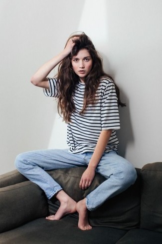 White and Black Horizontal Striped Crew-neck T-shirt Outfits For Women: Marrying a white and black horizontal striped crew-neck t-shirt with light blue jeans is an on-point option for a casually stylish look.