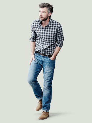Beige Suede Desert Boots Outfits: A white and black plaid long sleeve shirt and blue jeans are the kind of a foolproof off-duty look that you need when you have zero time. Puzzled as to how to complete your look? Wear a pair of beige suede desert boots to ramp it up.
