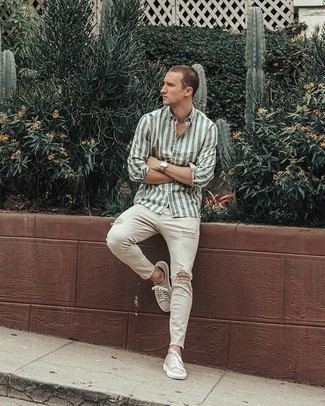 Mint Long Sleeve Shirt Outfits For Men: A mint long sleeve shirt and white ripped skinny jeans are a staple off-duty pairing for many fashionable gents. Why not take a classier approach with shoes and complete your outfit with beige canvas low top sneakers?