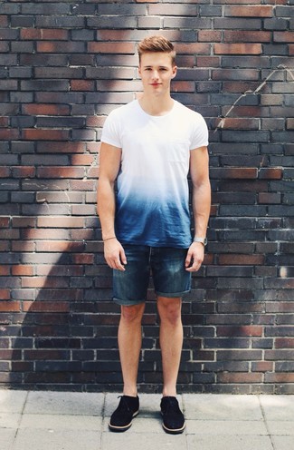Blue Denim Shorts Outfits For Men: The styling capabilities of a white and navy crew-neck t-shirt and blue denim shorts guarantee you'll always have them on heavy rotation. Feeling bold today? Smarten up your outfit with navy suede oxford shoes.