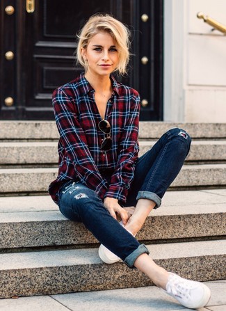 Women's White Canvas Low Top Sneakers, Navy Ripped Skinny Jeans, White and Red and Navy Plaid Dress Shirt