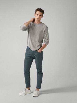 Grey Long Sleeve T-Shirt Outfits For Men: 