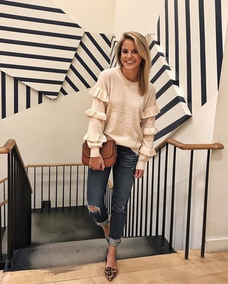 Brown Suede Pumps Outfits: A white ruffle crew-neck sweater and charcoal ripped boyfriend jeans are a smart outfit to integrate into your casual styling routine. Why not take a classier approach with footwear and go for brown suede pumps?