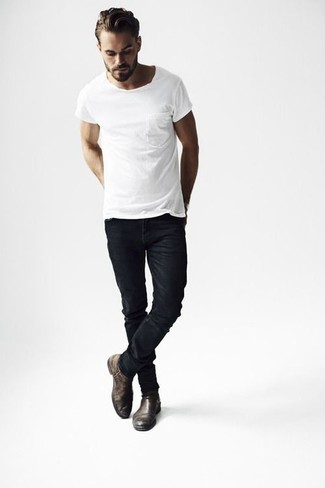 White and Blue Crew-neck T-shirt with Jeans Hot Weather Outfits For Men In Their 30s: A white and blue crew-neck t-shirt and jeans are a great getup to incorporate into your day-to-day fashion mix. To give your overall outfit a smarter touch, complete your outfit with dark brown leather chelsea boots. Hunting for dressing tips for gents in their 30s? This getup is definitely worth saving to your inspiration folder.