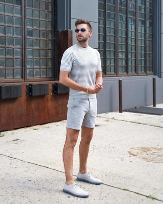 Grey Knit Crew-neck T-shirt Outfits For Men: 