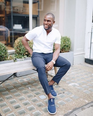 Dress Pants with Henley Shirt Outfits For Men: A henley shirt looks especially stylish when combined with dress pants. Complete your look with navy canvas low top sneakers to make an all-too-safe ensemble feel suddenly fun and fresh.