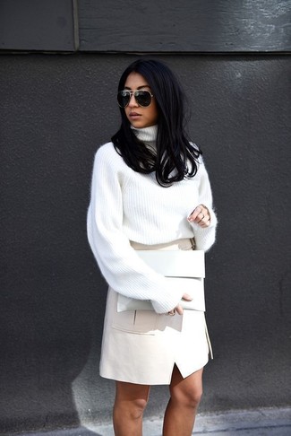 White Leather Pencil Skirt Outfits: 