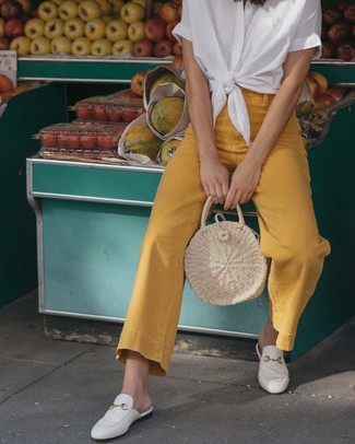 Mustard Flare Jeans Outfits: 