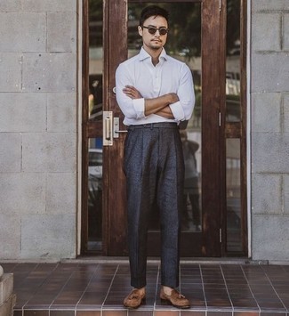 Charcoal Dress Pants Outfits For Men: For a look that's truly Bond-worthy, dress in a white long sleeve shirt and charcoal dress pants. If not sure about the footwear, complement your outfit with a pair of brown suede tassel loafers.