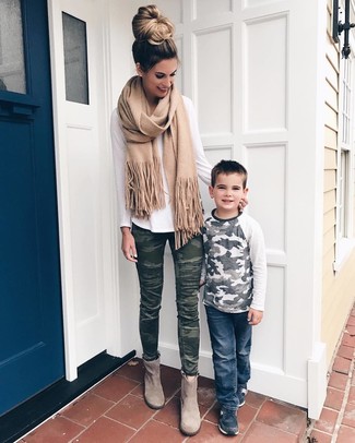 Dark Green Camouflage Skinny Jeans Outfits: Why not wear a white long sleeve t-shirt and dark green camouflage skinny jeans? These two pieces are super comfy and will look incredible paired together. Add grey suede ankle boots to the equation for some extra polish.