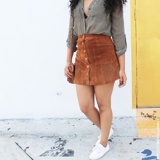 Dark Brown Button Skirt Outfits: 